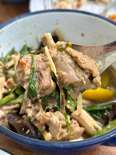 แกงอ่อมหมู
