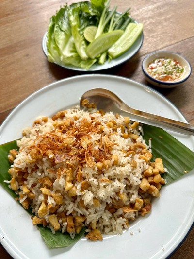 ข้าวคั่วกากหมูน้ำปลา