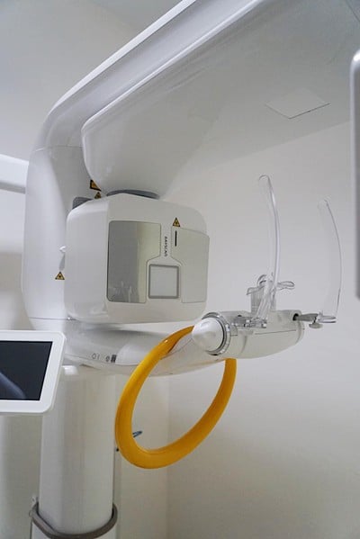 คลินิกของเราใช้เครื่อง x-ray digital 3D ที่ทันสมัย เพื่อการรักษาที่ดีที่สุด
