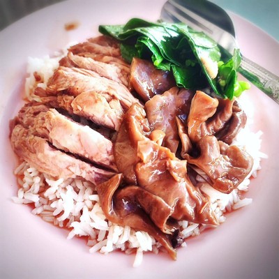 ข้าวขาหมู/ไส้