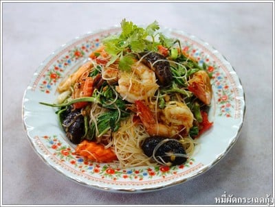 หมี่ผัดกระเฉดกุ้ง