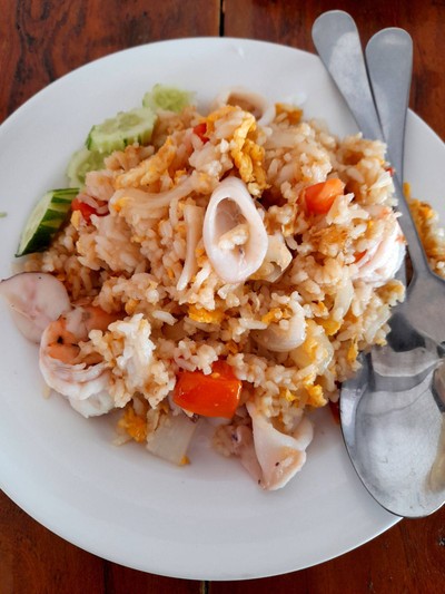 ข้าวผัดทะเล