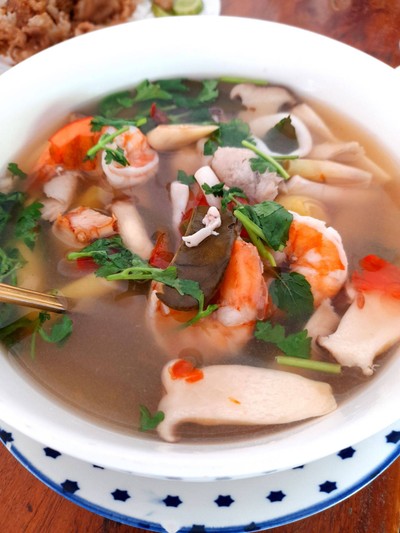 ต้มยำทะเลน้ำใส