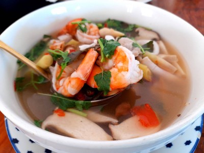 ต้มยำทะเลน้ำใส