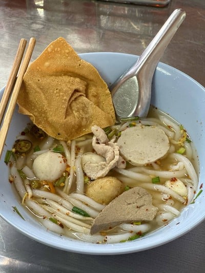เกี๊ยมอี๋ต้มยำ