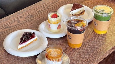 Moon Cafe