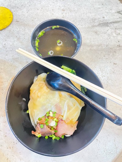 บะหมี่เกี้ยวกุ้ง