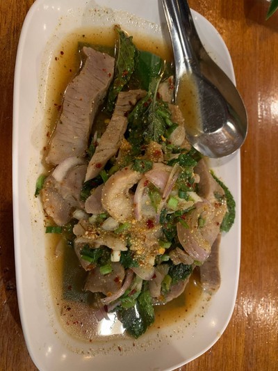 น้ำตกคอหมู