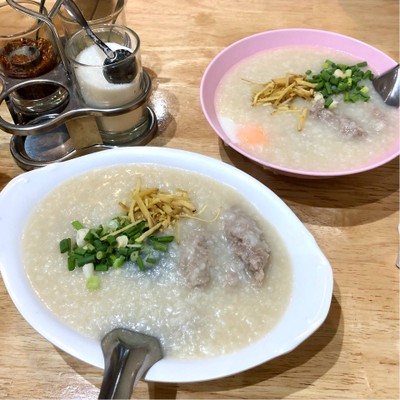 โจ๊กหมูล้วน