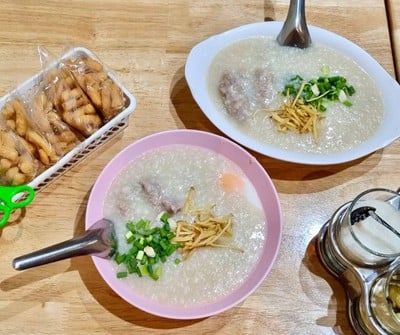 โจ๊กหมูล้วน