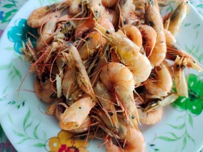 วิธีทำ กุ้งคั่วเกลือ วิธีทำ กุ้งคั่วเกลือ
