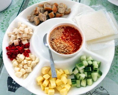 แหนมเนือง