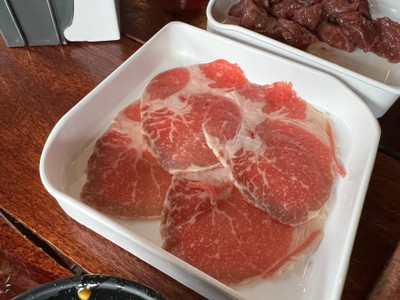 เนื้อหนอก