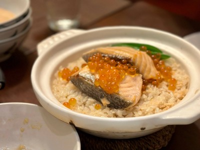 Pot Clay Rice With Salmon