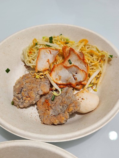 อาหาร หรือ เครื่องดื่ม