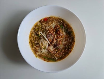 เส้นหมี่ขาวต้มยำ