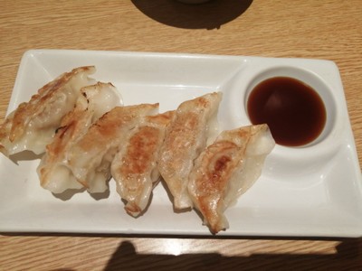 เกี๊ยวซ่า (6 ชิ้น)