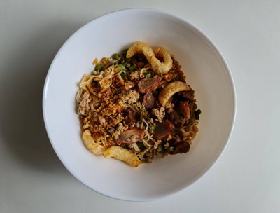 บะหมี่แห้งยำ