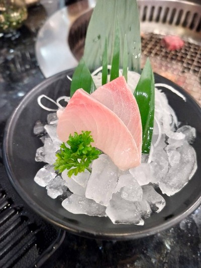 Hamachi Sashimi