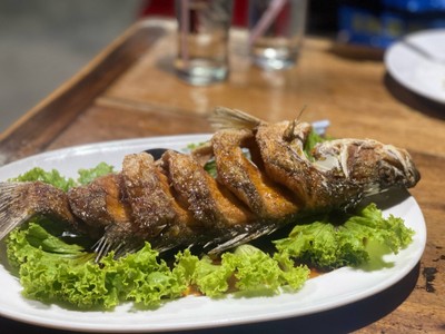 ปลากระพงทอดน้ำปลา