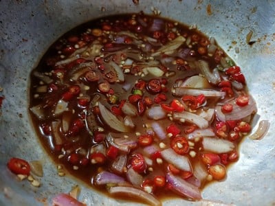 วิธีทำ ยำผักบุ้งกรอบ