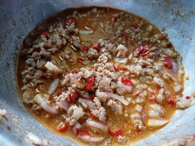 วิธีทำ ยำผักบุ้งกรอบ