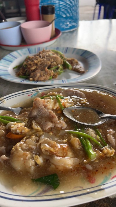 ราดหน้าเส้นใหญ่ใส่ไข่