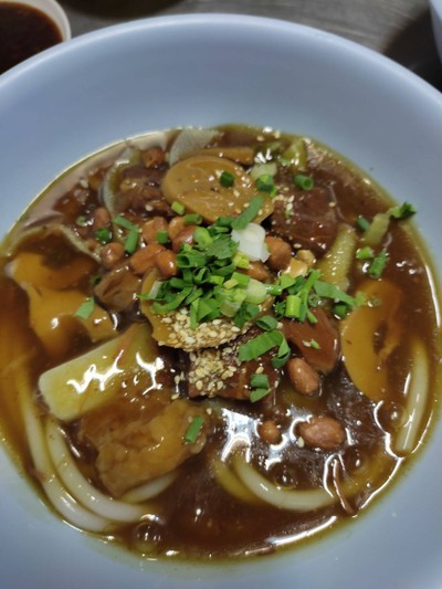 เส้นขนมจีนแห้งหมู