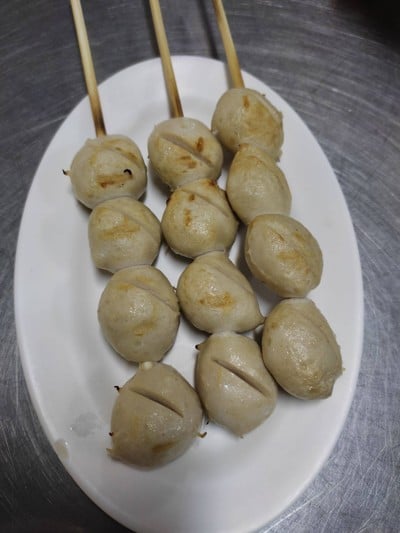 ลูกชิ้นปิ้งหมู