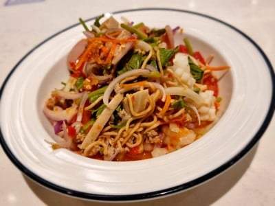 อาหาร หรือ เครื่องดื่ม