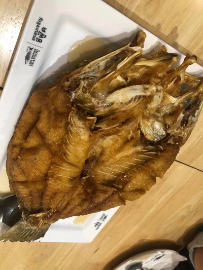 ปลากะพงทอดราดน้ำปลา