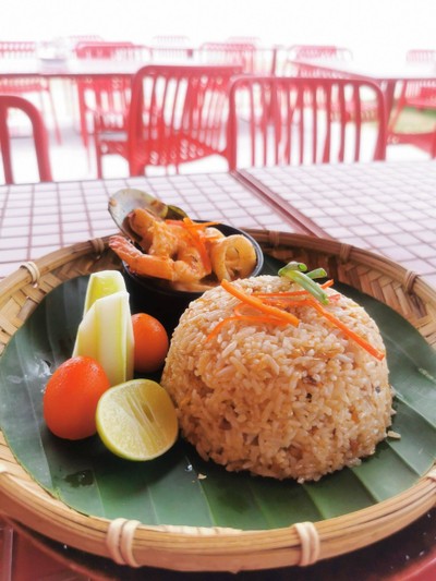 อาหาร หรือ เครื่องดื่ม