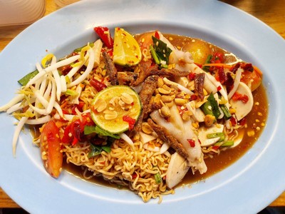 อาหาร หรือ เครื่องดื่ม