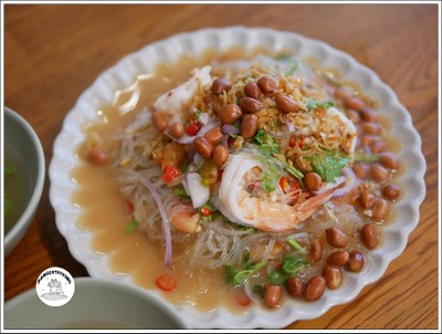 ยำวุ้นเส้นโบราณ