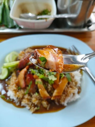 อาหาร หรือ เครื่องดื่ม