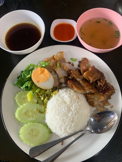 ข้าวคากิหมูกรอบ