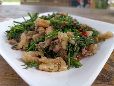 คั่วเนื้อใบผักชีลาว