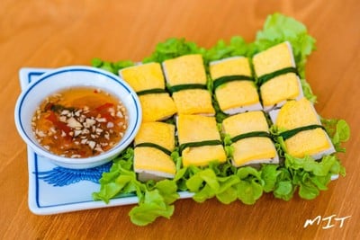 ตำหนักเว้ ตำหนักเว้ คาเฟ่และอาหารเวียดนาม