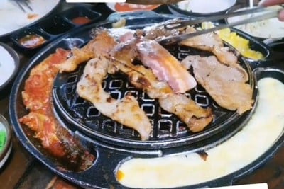 อาหาร หรือ เครื่องดื่ม