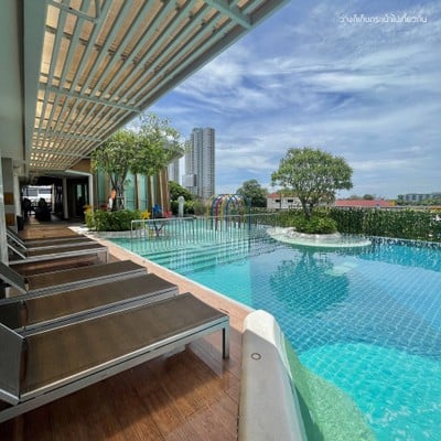 สระว่ายน้ำ/ชายหาด