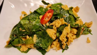 ใบเหลียงผัดไข่