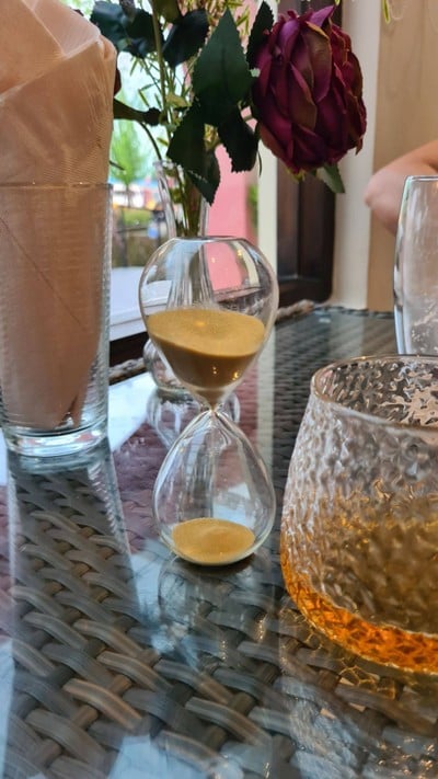 นาฬิกาทรายจับเวลาน้ำชาพร้อมดื่ม