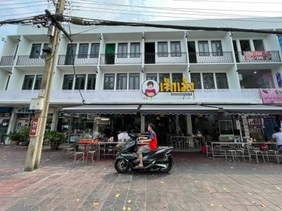 ข้าวมันไก่เจ็กเม้งไก่สองสี สาขา ตรงข้าม ร.ร. สีตบุตรบำรุง ปทุมวัน