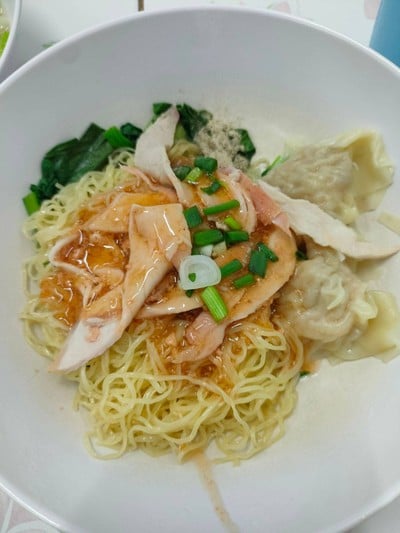 บะหมี่เกี๊ยวหมูแดงแห้ง