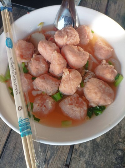 เส้นเล็กหมูเด้ง