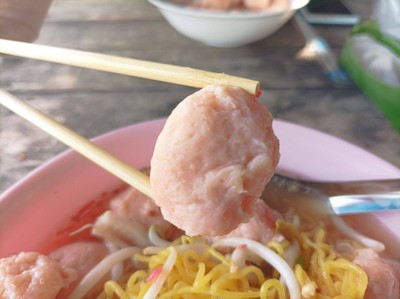บะหมี่หมูเด้ง