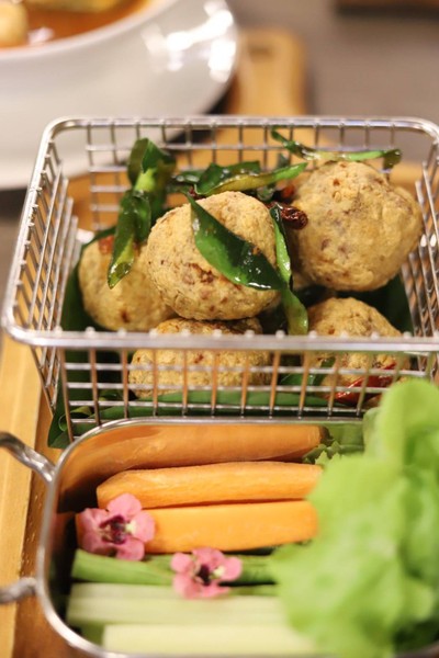 ลาบทอดสอดไส้ชีส