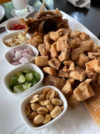 บ้านดอกจันทน์ริมน้ำ