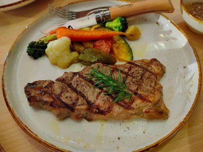 อาหาร หรือ เครื่องดื่ม