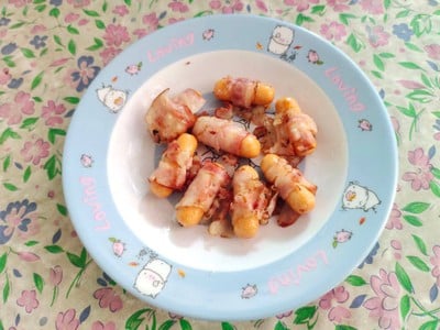 เบคอนพันไส้กรอก